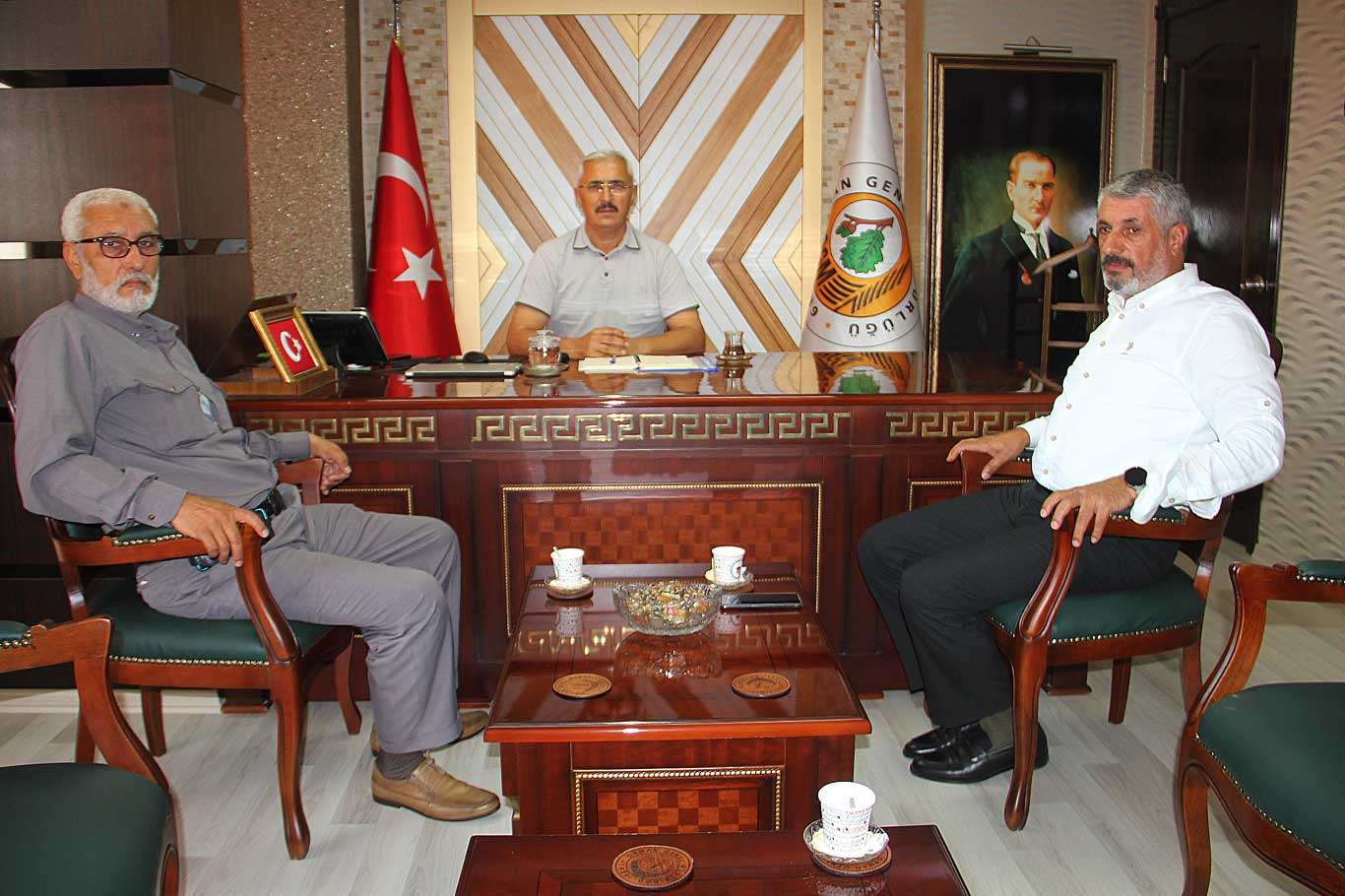 Umut Kervanı'ndan Adana Orman Bölge Müdürlüğüne ziyaret Umut Kervanı'ndan Adana Orman Bölge Müdürlüğüne ziyaret
